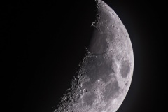 Mond im ersten Viertel