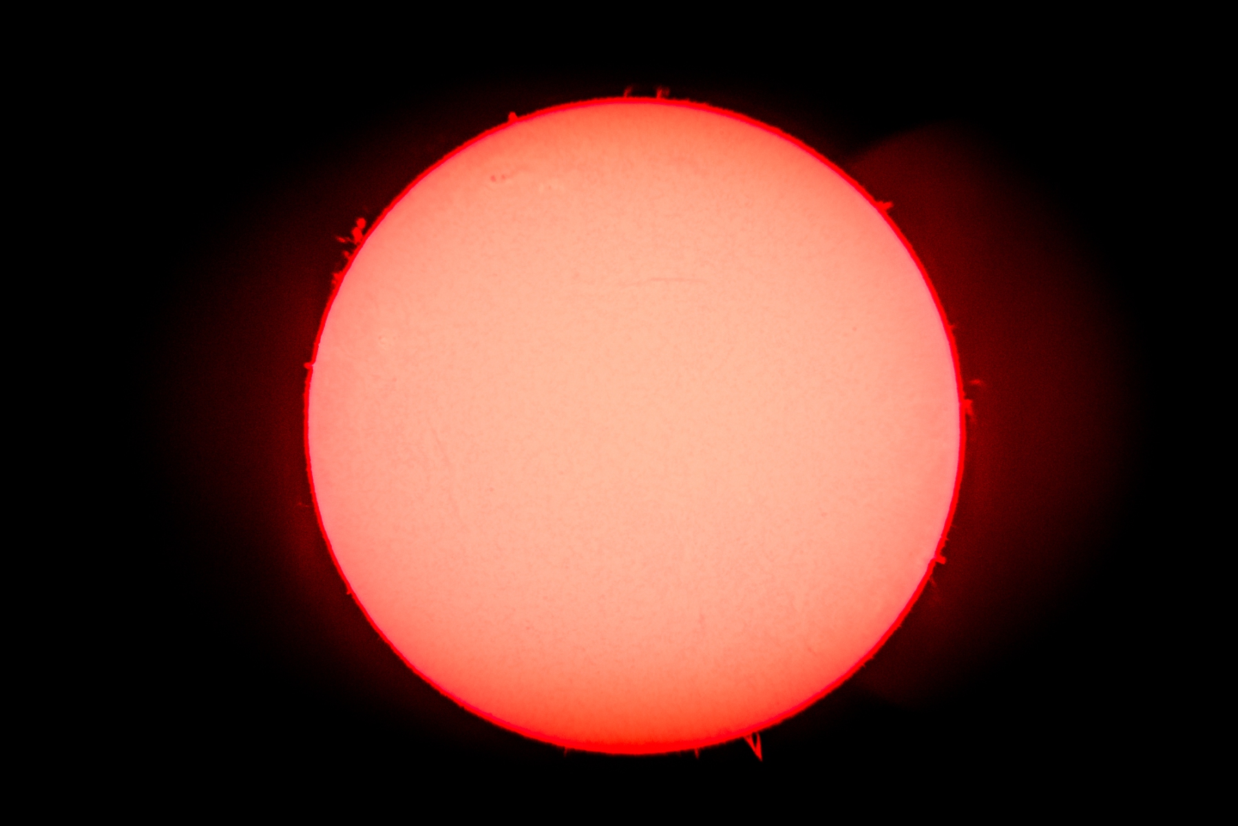 Sonne im H-Alpha Licht am 100/1500 Refraktor mit Nikon D750 am 27.1.2024