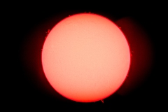Sonne im H-Alpha Licht am 100/1500 Refraktor mit Nikon D750 am 27.1.2024