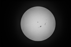 Sonne im Weißlicht am 8.5.2023 mit dem ED100/700 und Herschelprisma